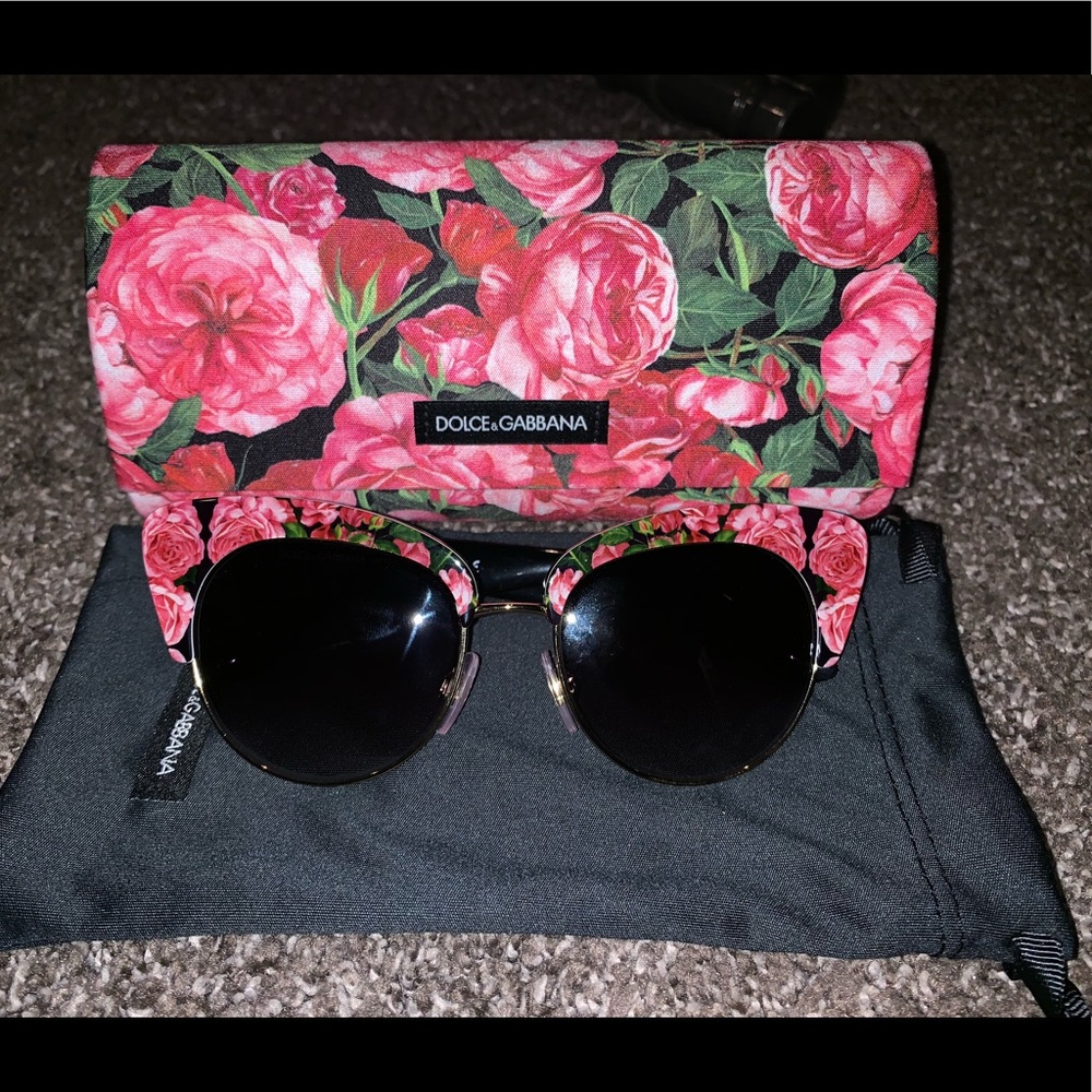 Cat eye sunglasses